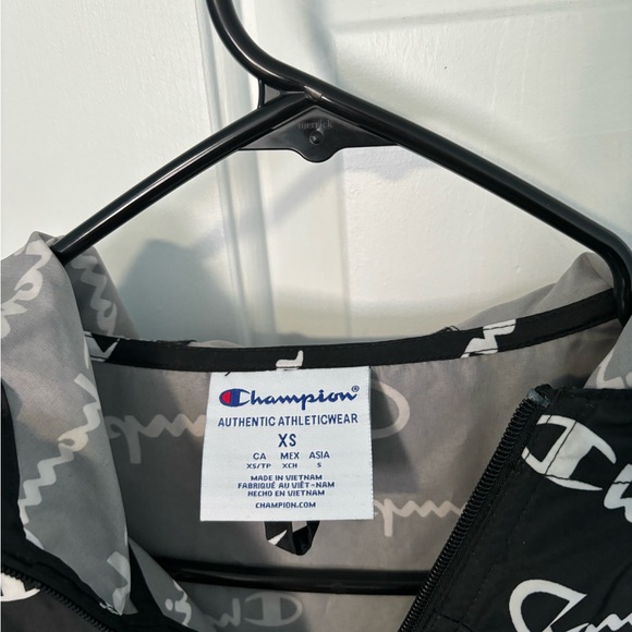 Champion poncho with clasp and side pocket - Picture 2 of 3